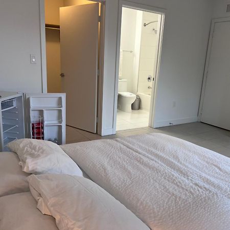 Master Bed Room In Calle Ocho Miami Ngoại thất bức ảnh