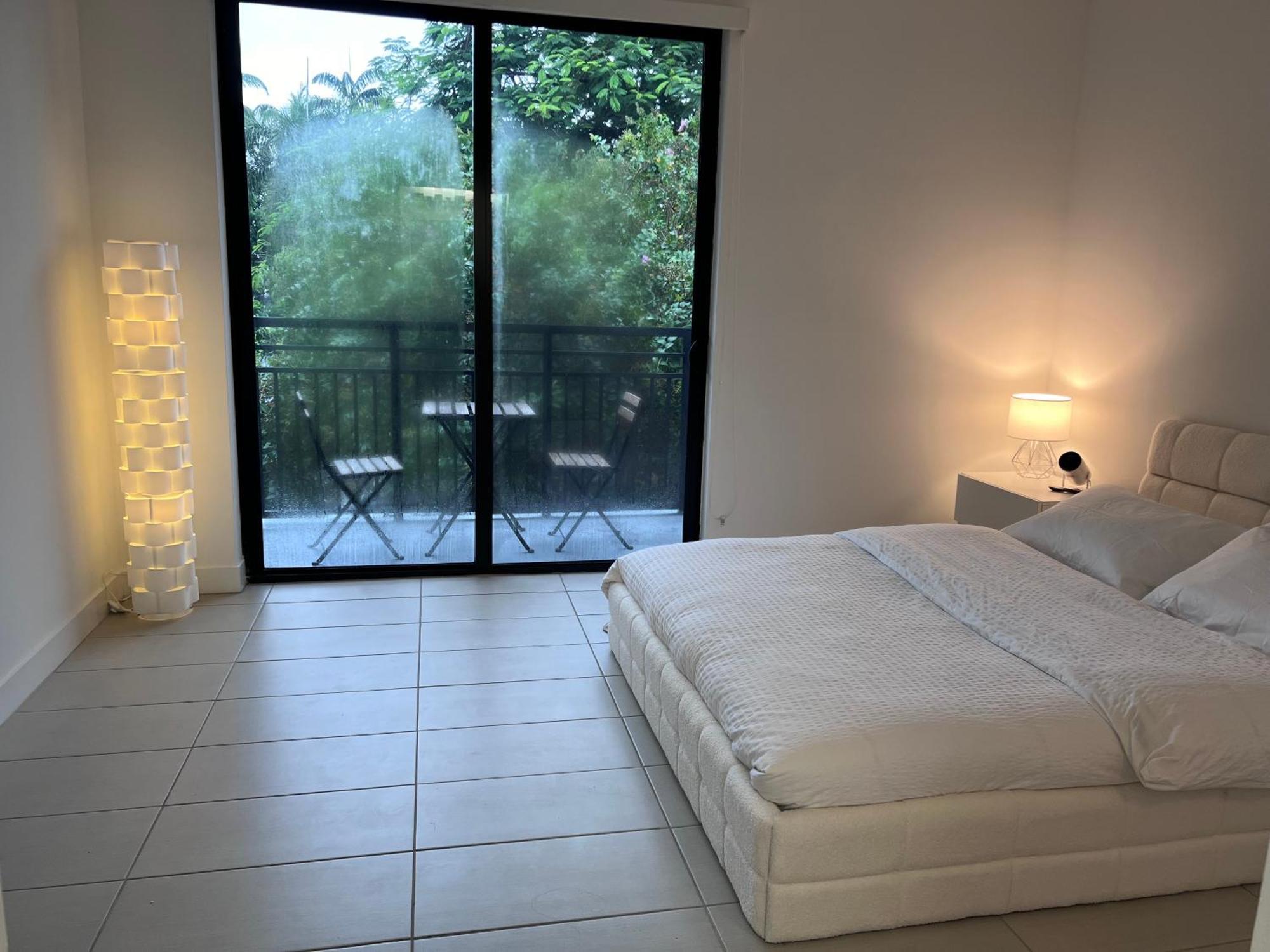 Master Bed Room In Calle Ocho Miami Ngoại thất bức ảnh