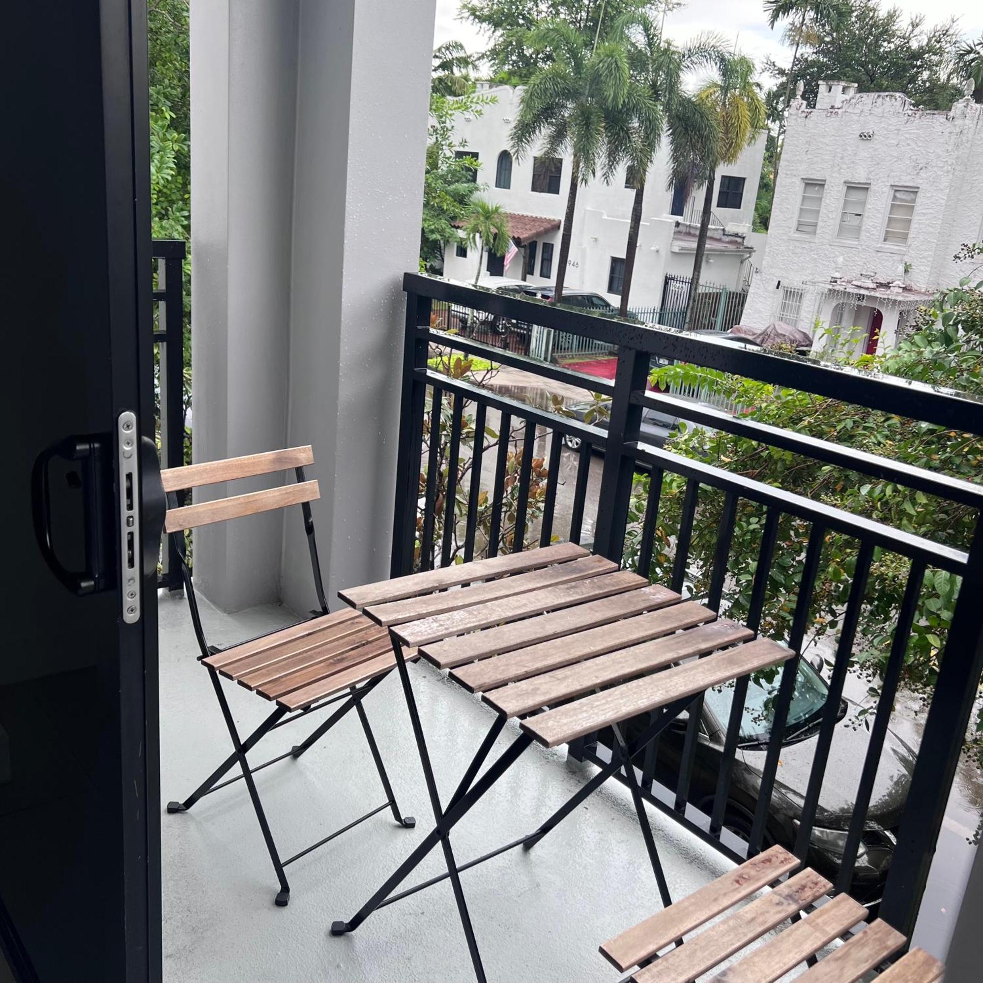 Master Bed Room In Calle Ocho Miami Ngoại thất bức ảnh